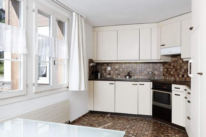 לוטרברונן Ferienwohnung Bahnhoefli מראה חיצוני תמונה