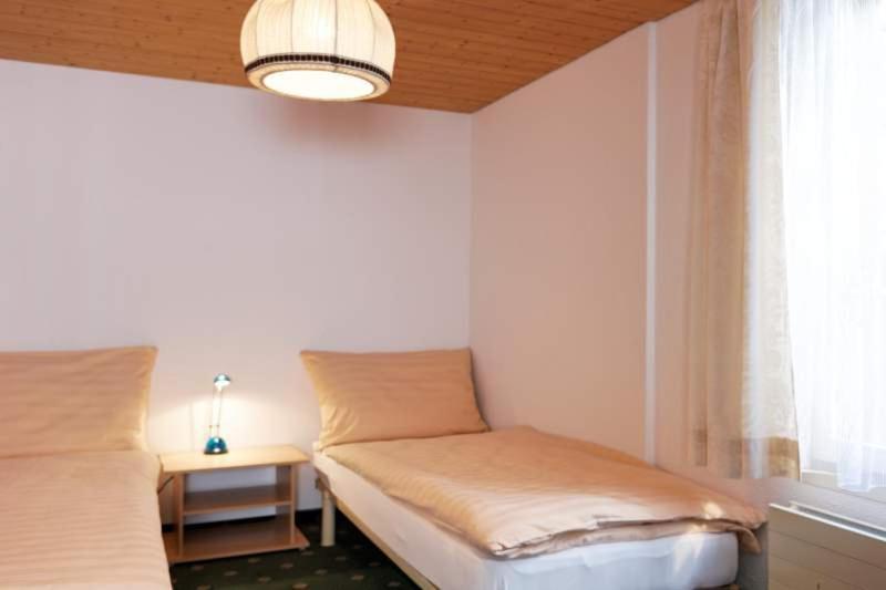 לוטרברונן Ferienwohnung Bahnhoefli חדר תמונה